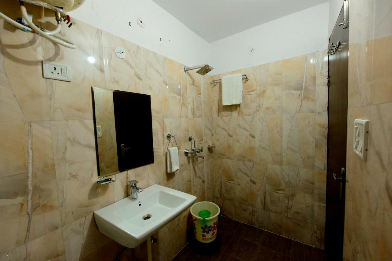 Hotel Radha Nikunj Residency ชัยปุระ ภายนอก รูปภาพ