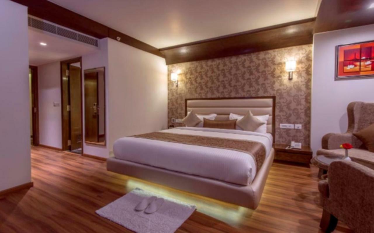 Hotel Radha Nikunj Residency ชัยปุระ ภายนอก รูปภาพ