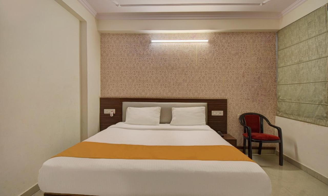 Hotel Radha Nikunj Residency ชัยปุระ ภายนอก รูปภาพ