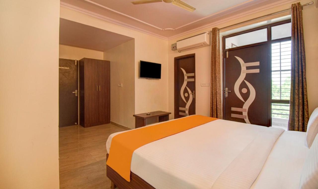 Hotel Radha Nikunj Residency ชัยปุระ ภายนอก รูปภาพ