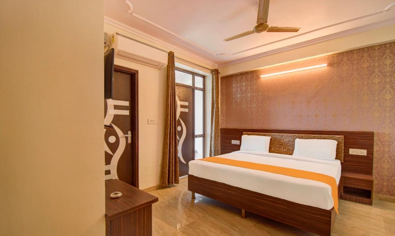 Hotel Radha Nikunj Residency ชัยปุระ ภายนอก รูปภาพ